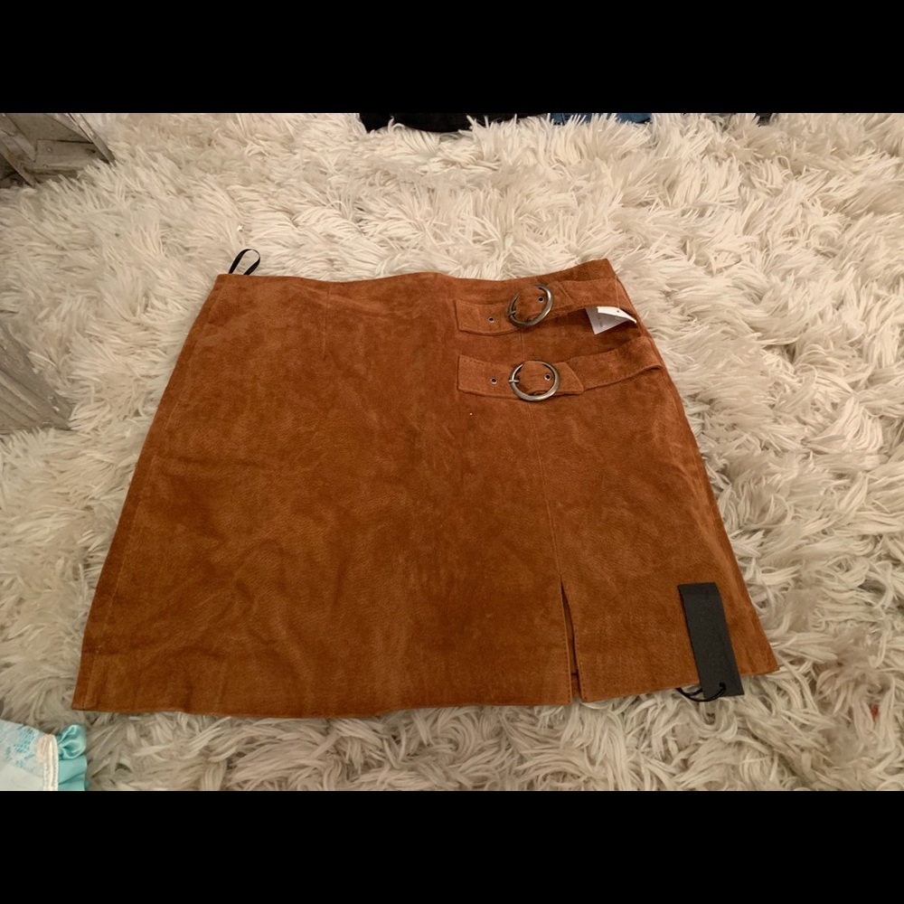 Suede buckle skirt